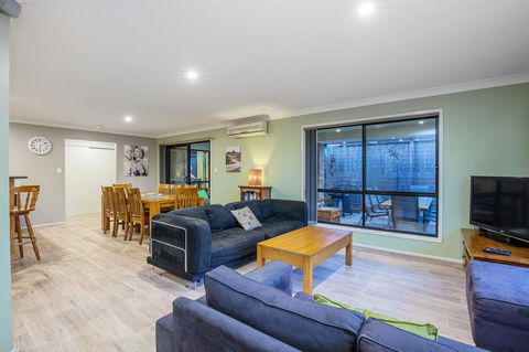 Anaheim House2 North By Getastay - Accommodation Whitsundays 3