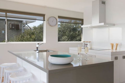 Anchor Beachfront Retreat - Accommodation Whitsundays 2
