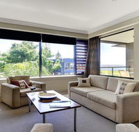Anchorage Harbourside - magnificent views - Accommodation Whitsundays