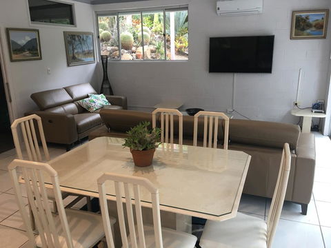 Ancient Gardens Guesthouse & Botanical Gardens - Accommodation Whitsundays 1