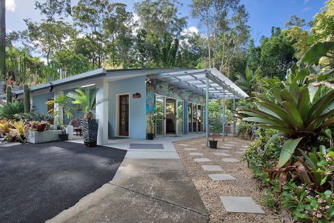 Ancient Gardens Guesthouse & Botanical Gardens - Accommodation Whitsundays 0