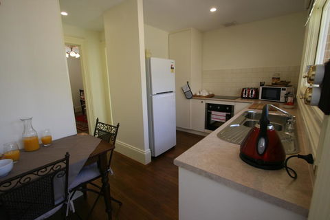 Annies Garden Cottage - Accommodation Whitsundays 1