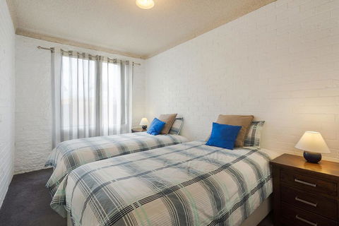 Apollo Unit 10 - Accommodation Whitsundays 3