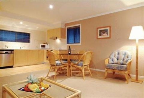 Aqualuna Beach Resort - Accommodation Whitsundays 2