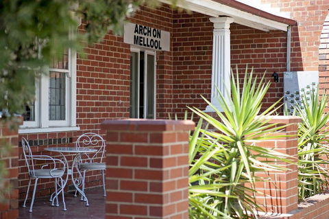 Arch On Mellool - Accommodation Whitsundays 1