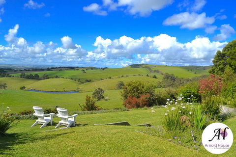 Arnold House - Accommodation Whitsundays 0