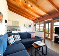 Art at Linden Gate - Accommodation Whitsundays