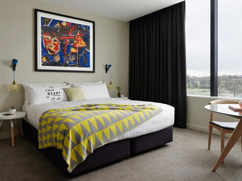 Art Series - The Larwill Studio - Accommodation Whitsundays 0