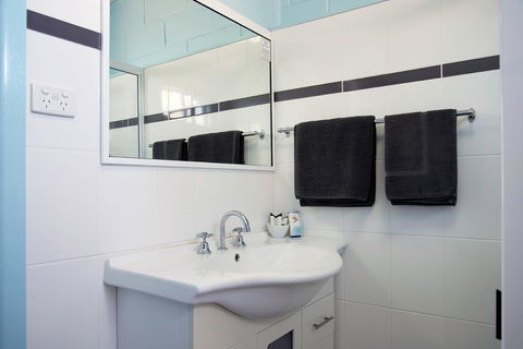 Artesian Motor Inn - Accommodation Whitsundays 3