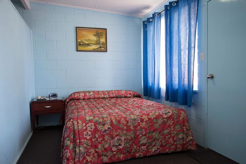Artesian Motor Inn - Accommodation Whitsundays 2