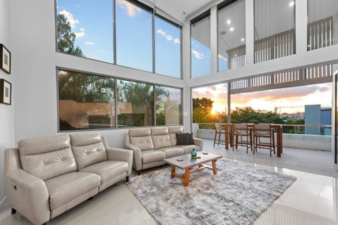 Luxurious Living - 3Bed-3Bath-1Car-Pool - Balmoral - Accommodation Whitsundays 0