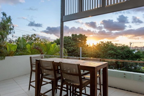 Luxurious Living - 3Bed-3Bath-1Car-Pool - Balmoral - Accommodation Whitsundays 2