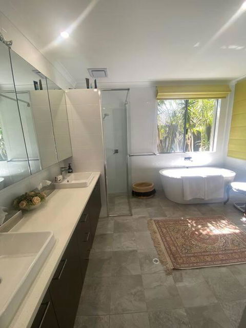 Luxury Executive Home With Pool - Accommodation Whitsundays 1