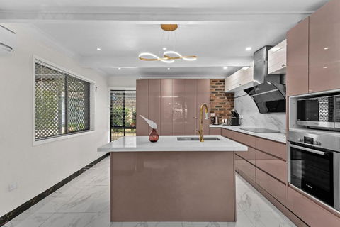 Luxury Living 2B2B In Southern Brisbane Parking - Accommodation Whitsundays 0