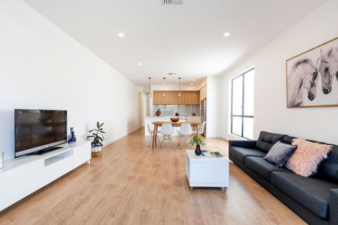 Luxury Private Ensuite Room Close To Airport,City, Genelg Beach - Accommodation Whitsundays 3