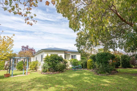 Marnita Farmhouse At Golden Grove Estate Winery - Accommodation Whitsundays 0