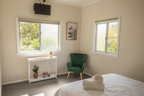 Marnita Farmhouse At Golden Grove Estate Winery - Accommodation Whitsundays 3