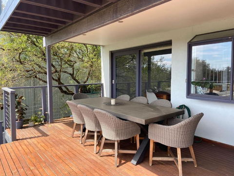 McCrae Treehouse - Accommodation Whitsundays 2