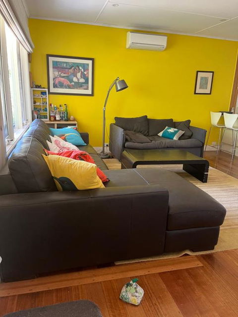 Mcrae Retro Beach House ! - Accommodation Whitsundays 0