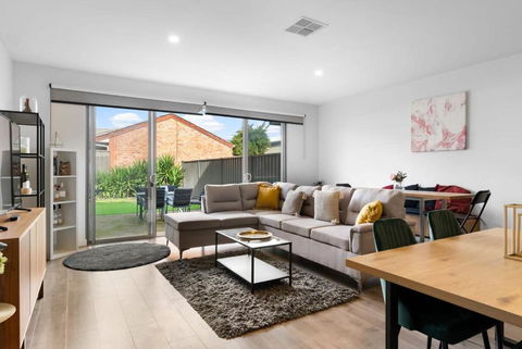 Mellow&Modernized Townhouse-3Beds-Quiet-Anzac Hwy - Accommodation Whitsundays 2