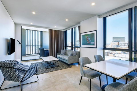 Meriton Suites Liverpool - Accommodation Whitsundays 1