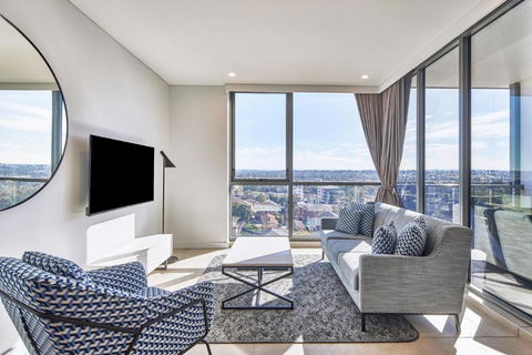 Meriton Suites Liverpool - Accommodation Whitsundays 0