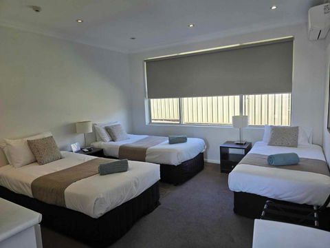 Merivale Motel - Accommodation Whitsundays 1