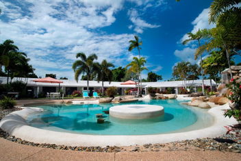 Mission Beach Resort with Accommodation Whitsundays