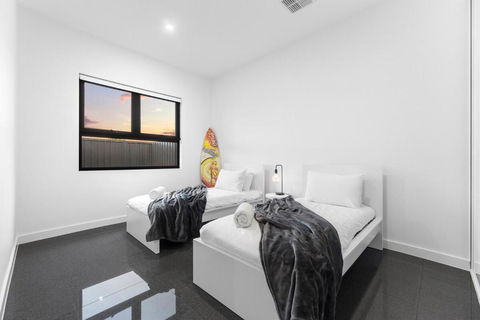 Moana Sands - Luxury Beachfront - Accommodation Whitsundays 2
