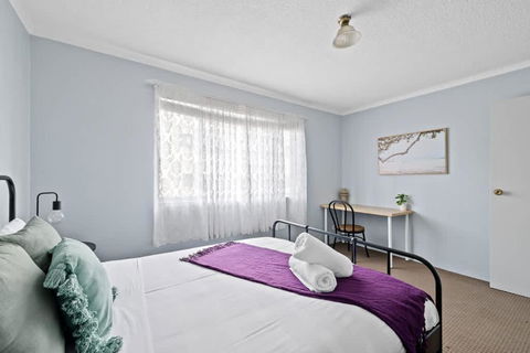 Modern Private Double Room - Central Spot At Liverpool - Shared Bathroom - Accommodation Whitsundays 1