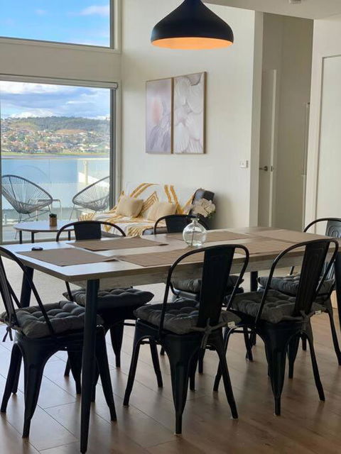 Modern Villa With Water View - Accommodation Whitsundays 0