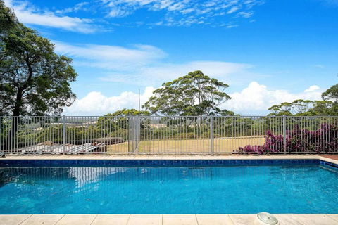 Moondyne Estate Exclusive & Pet Friendly Hilltop Retreat - Accommodation Whitsundays 0
