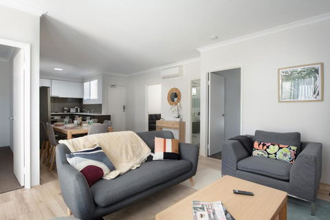 Modern Cozy - Accommodation Whitsundays 1