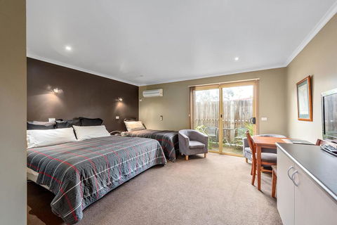 Motel Strahan - Accommodation Whitsundays 1