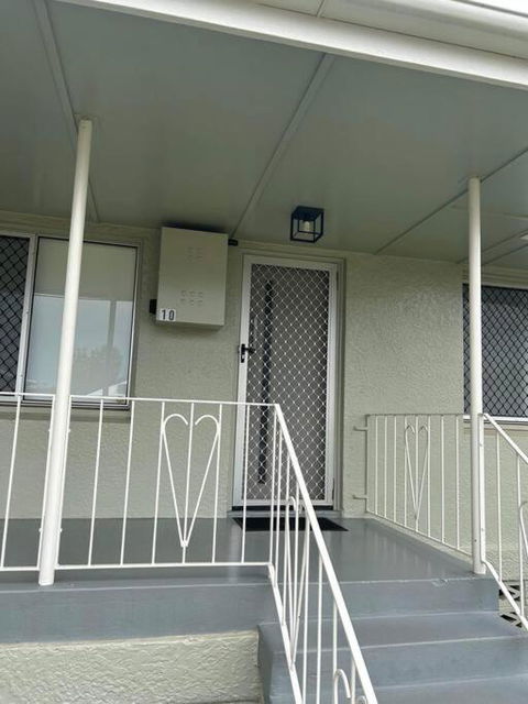 Mt Isa - Emerald Gem 3 Bedroom Home QUIET AREA - Accommodation Whitsundays 1