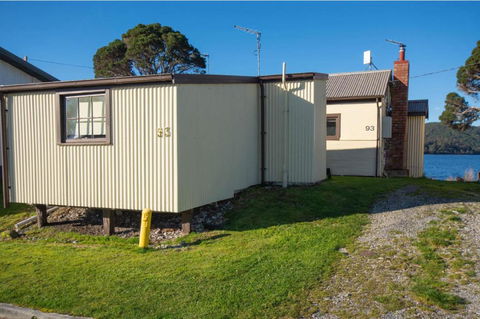 Mt Lyell (Back Cabin) - Accommodation Whitsundays 0