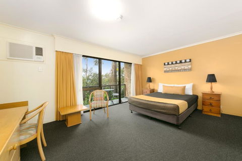 Mt Ommaney Hotel Apartments - Accommodation Whitsundays 1