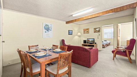 Myee Court - Accommodation Whitsundays 2
