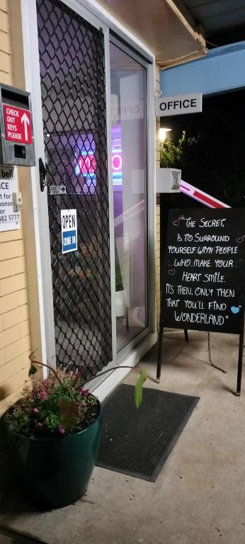 Nationwide Motel - Accommodation Whitsundays 1