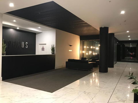 New Luxurious Skyview 2Bedroom Apartment Liverpool - Accommodation Whitsundays 0