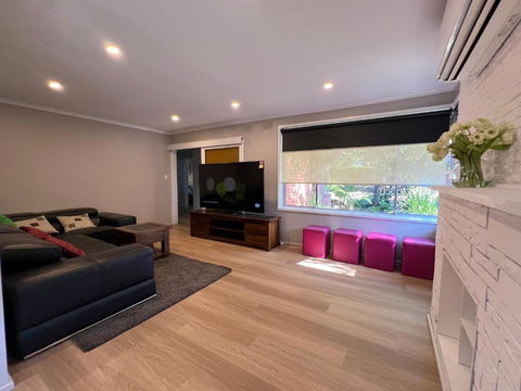Newly Refurbished House- SuperFast Internet - Accommodation Whitsundays 0
