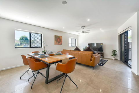 Newly Spacious Top Floor Good View Apartment - Accommodation Whitsundays 3