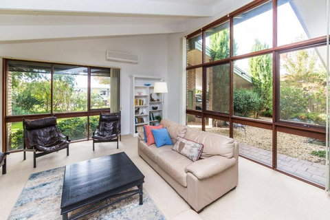 Nixon House - Accommodation Whitsundays 0