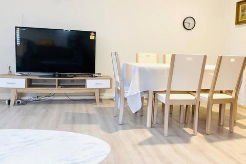 North Epping One Bedroom Short Drive To Uni - Accommodation Whitsundays 3