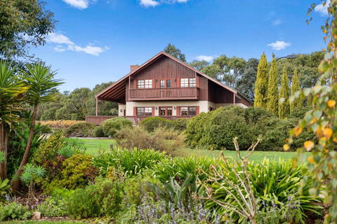 Northway Downs Estate Vineyard - Accommodation Whitsundays 0