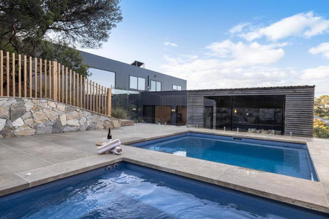 Ocean Beach Retreat - Accommodation Whitsundays 0