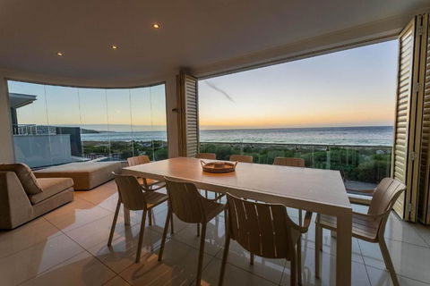 Ocean View Villa With Pool Spa & Cinema - Accommodation Whitsundays 1