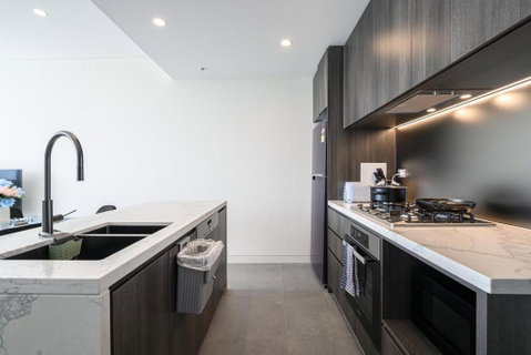 Olympic Park Stylish Apt With Gym Pool Good View - Accommodation Whitsundays 3