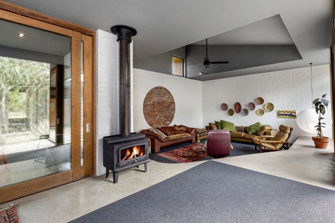 One-Dunny Beach House - Accommodation Whitsundays 0