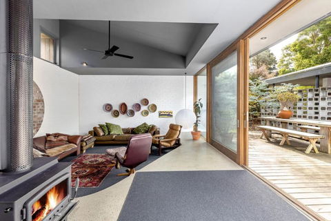 One-Dunny Beach House - Accommodation Whitsundays 1